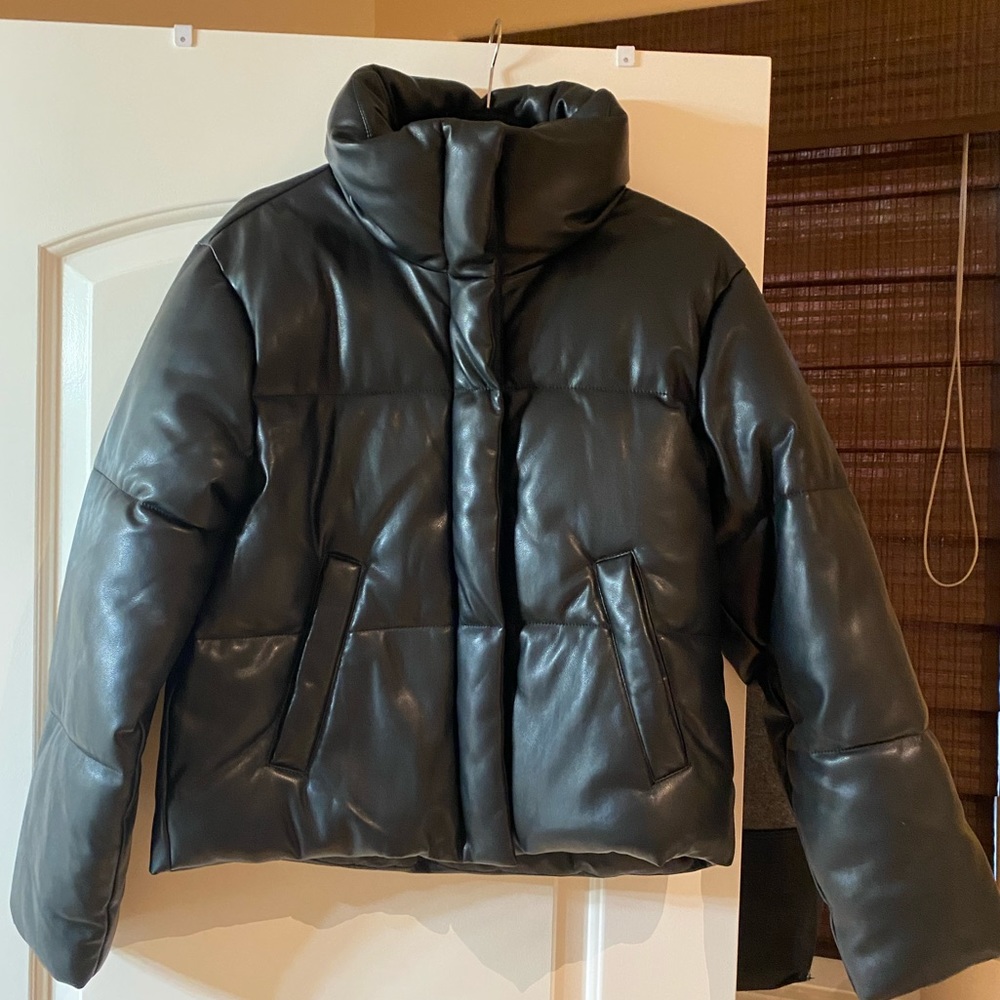 Abercrombie & Fitch Mini Puffer.